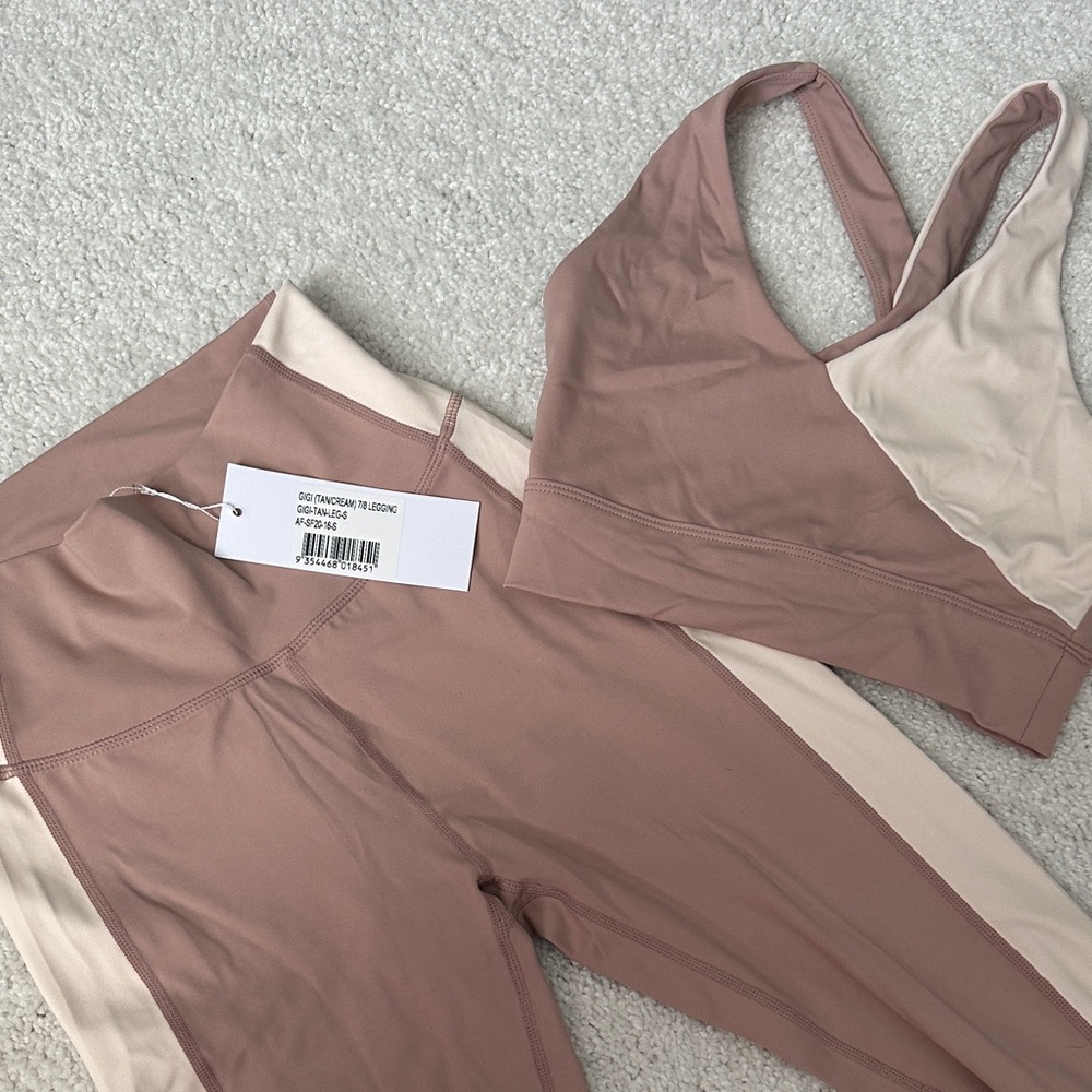 Elegant Mauve and Cream Sports Bra by [Brand]